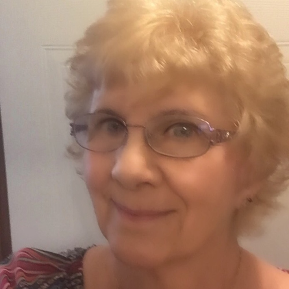Meet your Posher, Lucretia